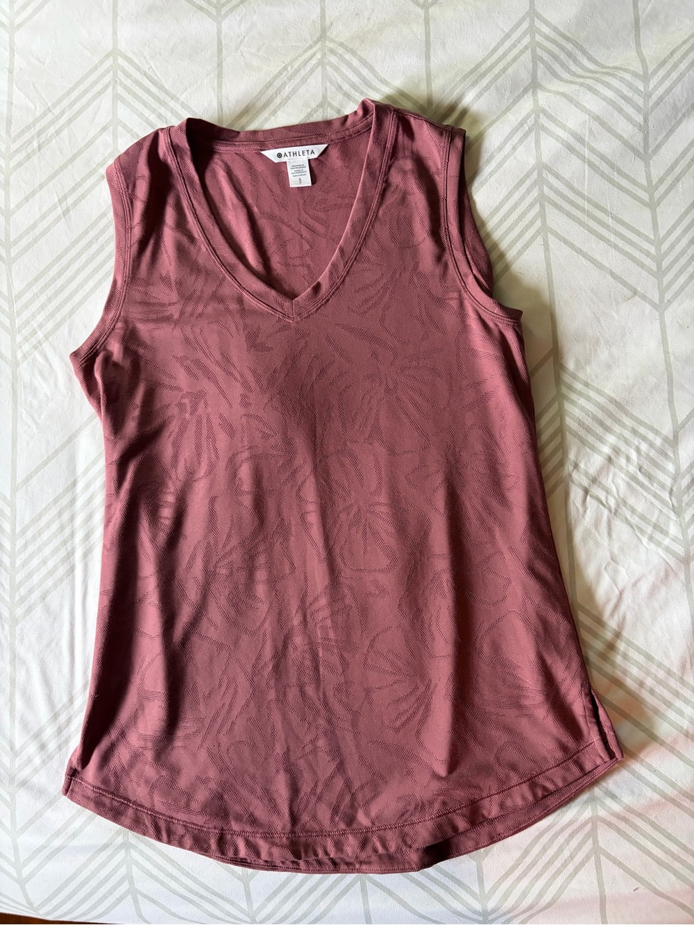 Athleta Mauve Jacquard V‑Neck Sleeveless Performance Tank